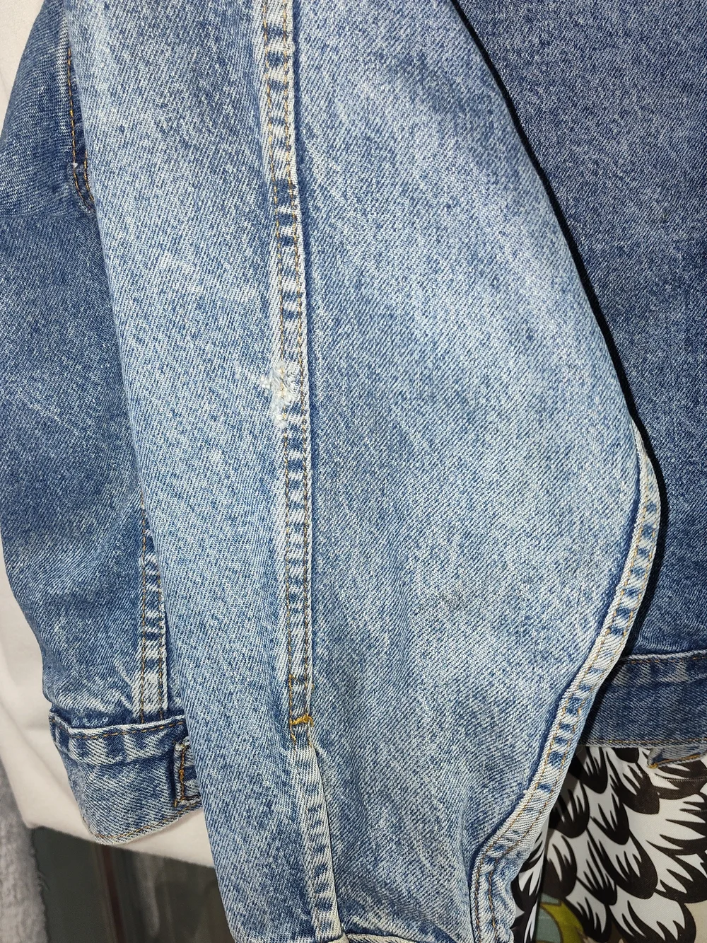 Vintage Levi's Light Blue Washed Denim Trucker Jacket Size L